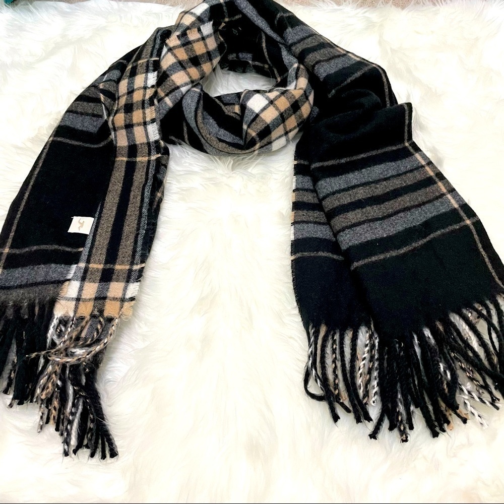 Hollister Scarf Black and Brown Super Soft One Size